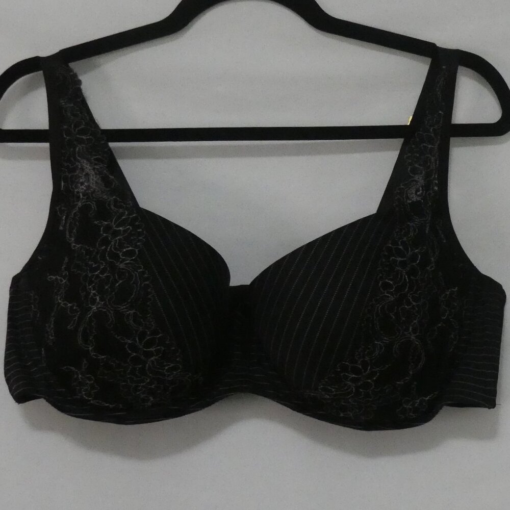 AG - ASHLEY GRAHAM | 40 DDD | Elegant Black Lace Pinstripe Underwire Bra